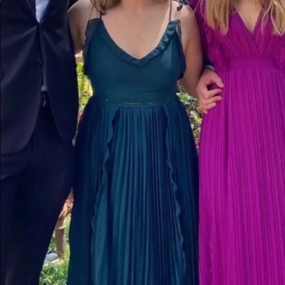 NWOT Lulus Never a Dull Moment Emerald Green Pleated Tie-Strap Midi Dress_7